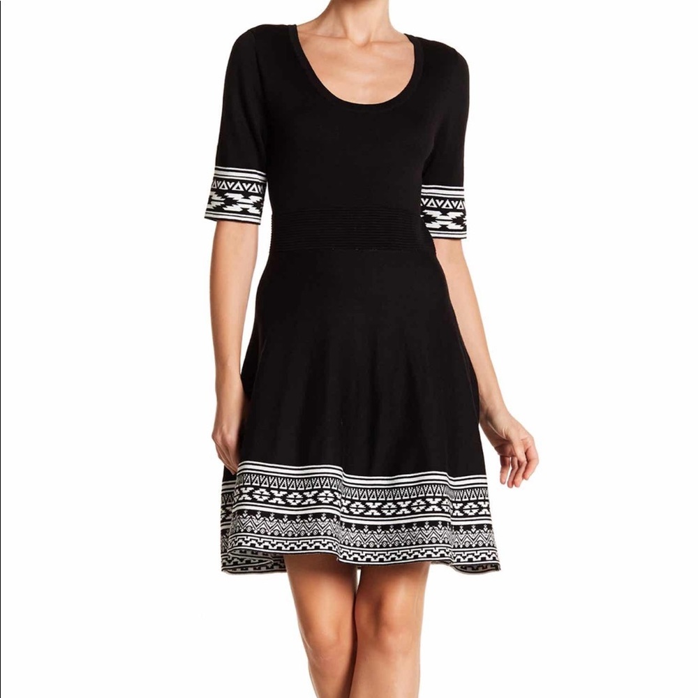 NWT! Nina Leonard large border scoop knit dress